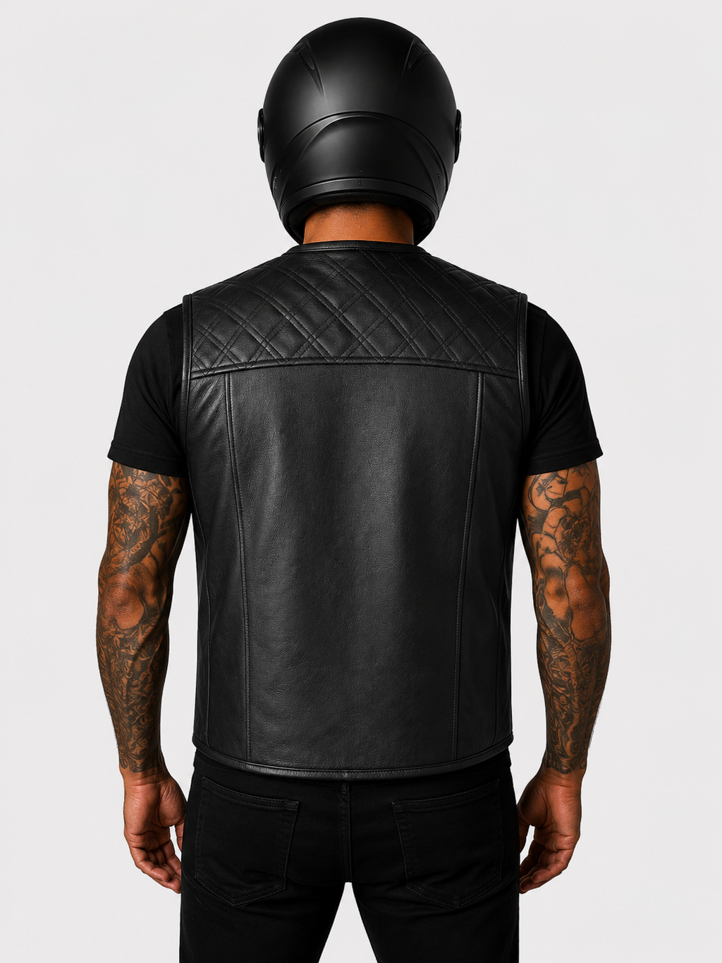 Rückansicht der Iron Brotherhood Klassik Weste, große Rückenfläche ohne Mittelnaht, glattes Rindsleder, ideal für Patches und Club-Abzeichen.