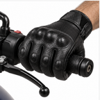 Schwarze Lederhandschuhe für Motorradfahrer mit Knöchelschutz